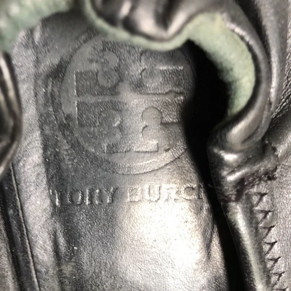 Tory Burch Reva ballet flats. Gold medallion. Black leather. Size 8 1/2.EUC - Picture 6 of 6
